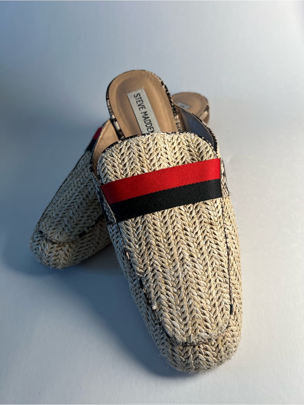 Steve Madden Natural Woven Slip-On Loafers with Red & Black Band SZ 9